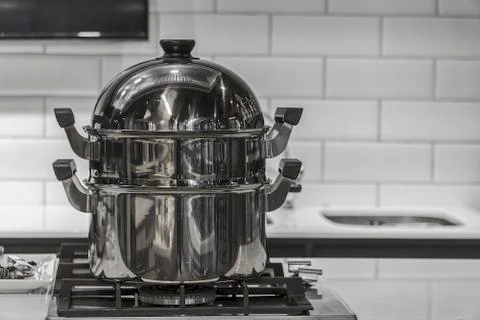 Typical kitchen of a restaurant in operation, Stock Photos