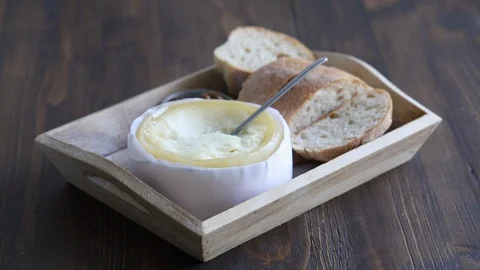 Typical portuguese cheese with bread and olives Video stock 107103287