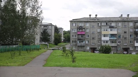 Typical Russia: blocks of flats Vídeos de archivo 81979972