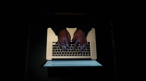 Typing from above slow zoom Vídeos de archivo 49583353