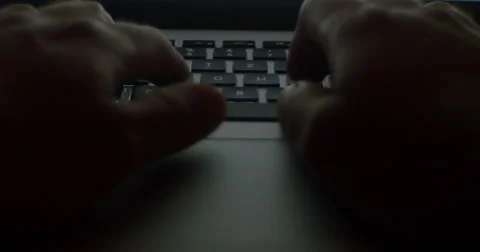 Typing on computer 動画素材 53616809