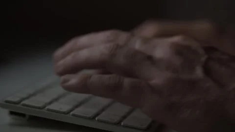 Typing dark Vidéo 244805045