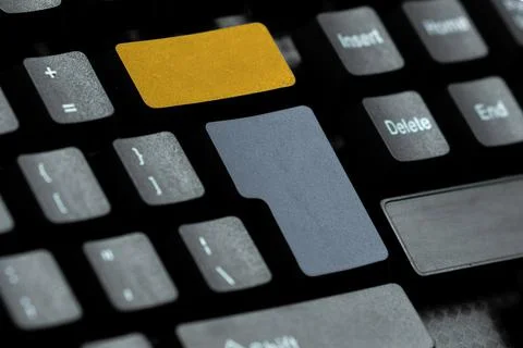 Typing Firewall Program Codes, Typewriting Rules Regulations Book, Internet Foto stock