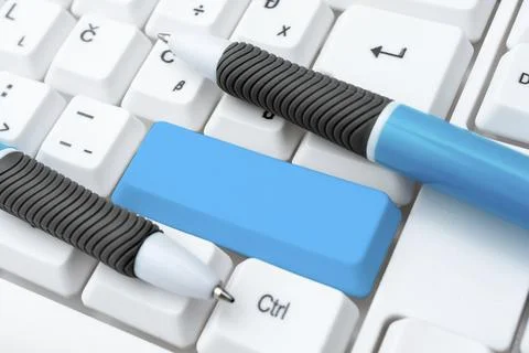 Typing Helpful Blog Tutorial And Guides, Researching Strategies Online Foto stock