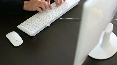 Typing keyboard and use mouse Видео 22154794