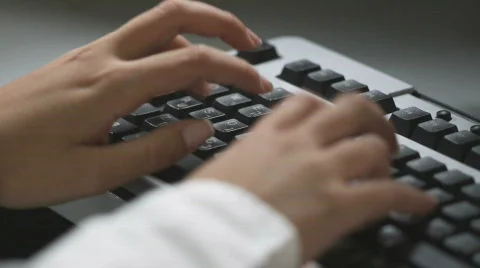 Typing on keyboard Vidéo 475036