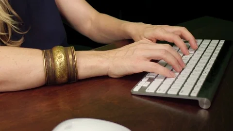 Typing on keyboard Stock-Footage 75052154