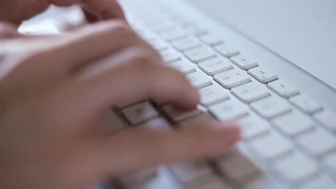Typing on keyboard 動画素材 143727667