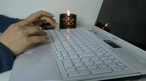 Typing on laptop dolly shot 스톡 동영상 35220228