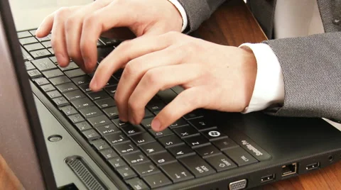 Typing on laptop Stock-Footage 4885023