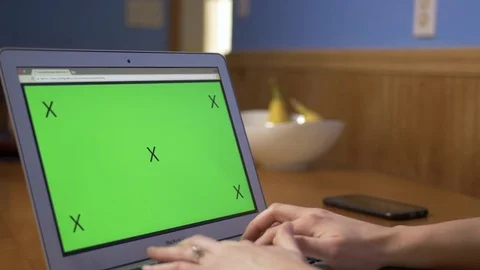 Typing on Laptop Green Screen Closeup Vidéo 84730733