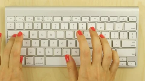 Typing On Laptop Keyboard, Close-up top view typing pointing cloud data social Vídeos de archivo 336585616