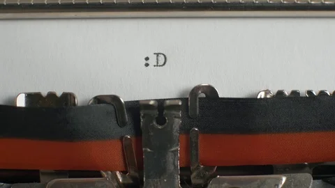 Typing laughing emoticon on typewriter Video stock 87351530