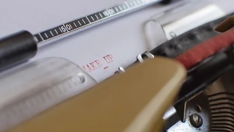 Typing "make up" on an old typewriter 스톡 동영상 89181476