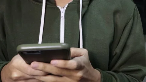 Typing by the mobile phone Stock Footage 201817133