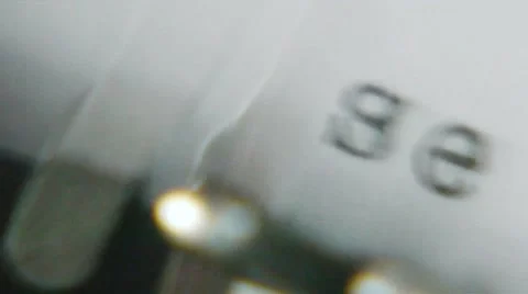 Typing "set design" on an old typewriter Vídeo Stock 41062212