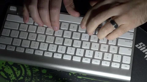 Typing in Shadows 库存影片 40274039