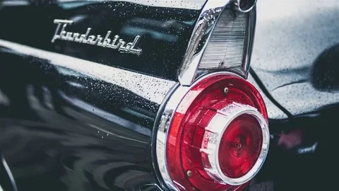 Typo - Fast Opener (Long Version) Modèle After Effects