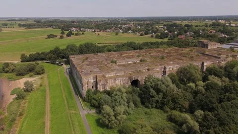 U-boot Bunker approaching Drone 4K Stockbeeldmateriaal 334232470