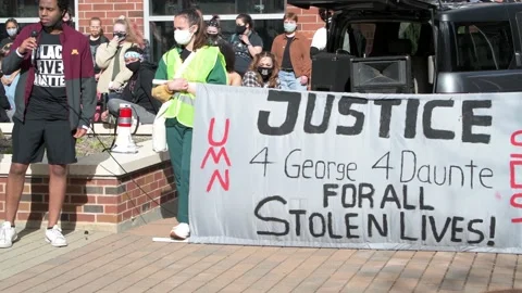 U of M students protest the killing of Daunte Wright Video stock 153004020