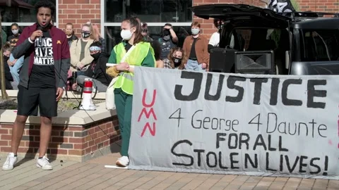 U of M students protest the killing of Daunte Wright Video stock 153004057