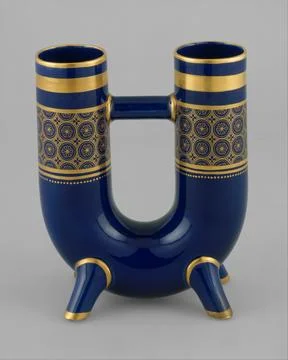 U-shaped vase 1886 or 1889 Minton(s) British This double vase represents a .. Stock Photos