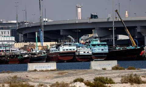 The UAE halts all trade exchanges and financial transactions with Iran amid regi Foto stock