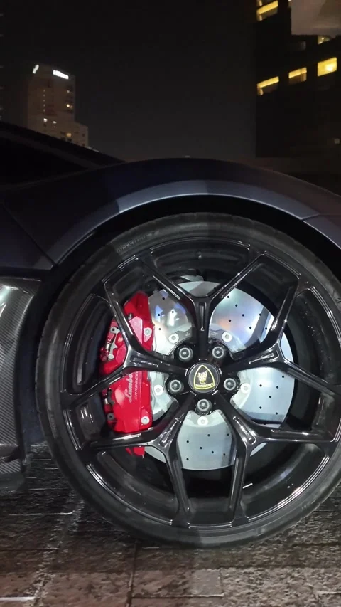 UAE, September 10, 2026: Luxury and exotic supercars parked at night⁠ Stockbeeldmateriaal 345180776