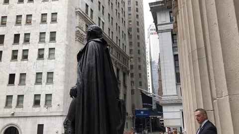 Uber Technologies Inc. (NYSE: UBER) becomes public company via initial public Stock Footage 121824912