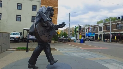 The UCity Loop, Chuck Berry Statue  Stock Footage 90384249