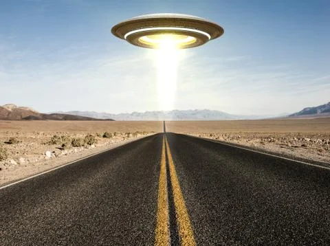 Ufo flying over an empty desert road Ilustração Stock
