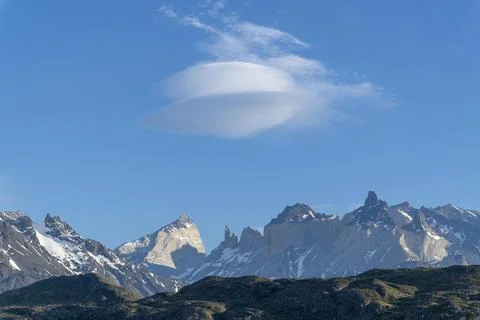 UFO-shaped cloud over Lago Grey, Torres del Paine National Park, Parque Fotos Stock