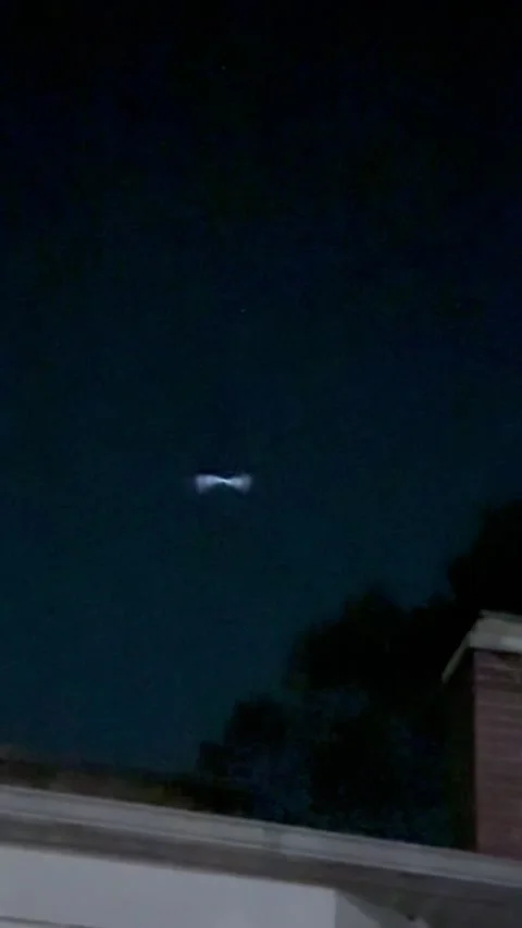 UFO Spotted in Mastic, Long Island, Mastic, New York, USA - 04 Nov 2025 Stock Footage 320842546