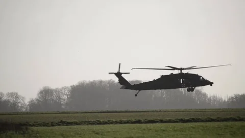 UH-60 Black Hawk hovering at Chièvres Air Base, Belgium Vídeos de archivo 102944471