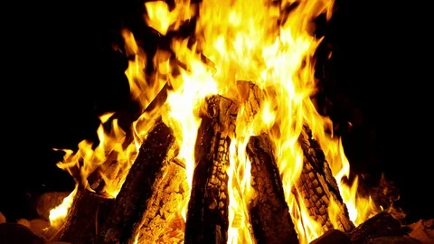 UHD 60 fps closeup shot of the burning campfire Stock-Footage 102492797
