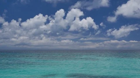 UHD camera tilt up of the tropical beach in the morning Stockbeeldmateriaal 69078947