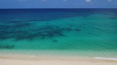 UHD high angle shot of the beautiful tropical beach in the morning Stock-Footage 66258403