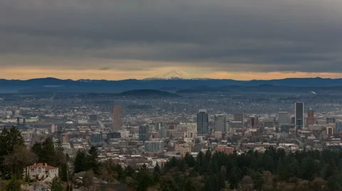 UHD Time lapse of clouds over Mt Hood and cityscape of Portland Oregon 4k Video stock 59935014