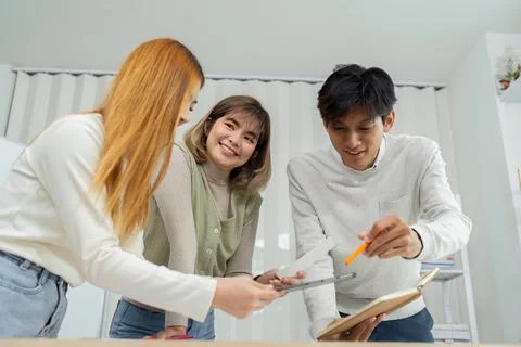 UI designer and UX developer brainstorm idea to design the application interface Stockfoto's