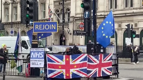 UK announces it will rejoin Erasmus program in 2027, LONDON, GB - 17 Dec 2025 Stock Footage 323936499