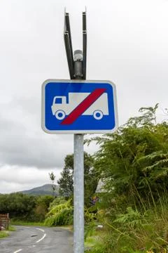 UK Blue rectangular warning sing, not suitable for HGV. Stock Photos