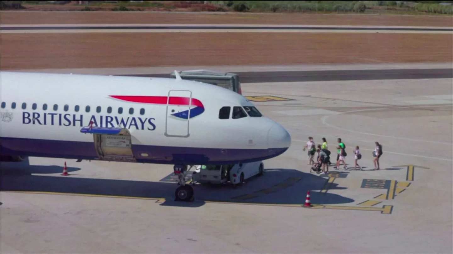 Uk Drops Croatia From Quarantine-Free List, Germany Issues Travel Warning Stock Footage