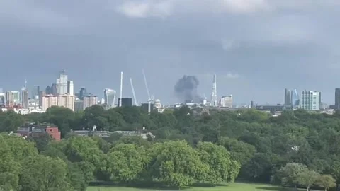 UK: Massive Meteor Explosion Off Massachusetts Coast Triggers Sonic Boom ... Video stock 336593266