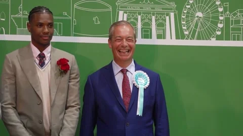 UK: Nigel Farage becomes MP on eighth attempt Video stock 280475346