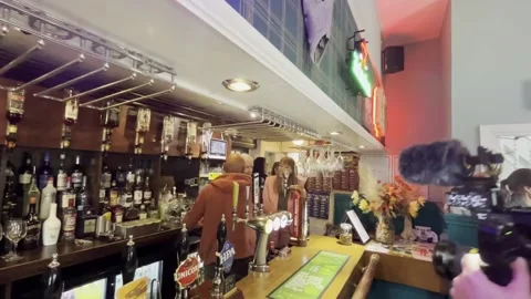UK: Rayner and Reeves pull pints in the West Midlands Stock Footage 280564948