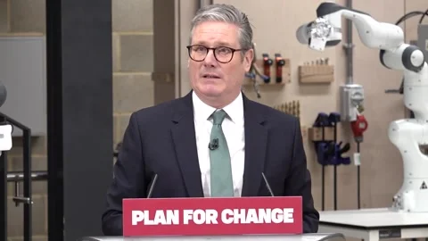 UK will be ‘AI superpower’, says Starmer as he unveils plans to boost growth Stock Footage 297695933