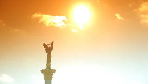 Ukraine, Kiev, Sun 스톡 동영상 8560452