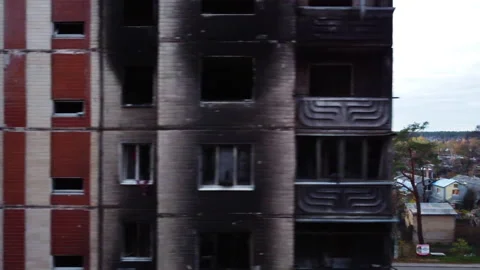 Ukraine War - Drone View of Destroyed and Burned Apartment Building in Irpin Vídeos de archivo 228835905
