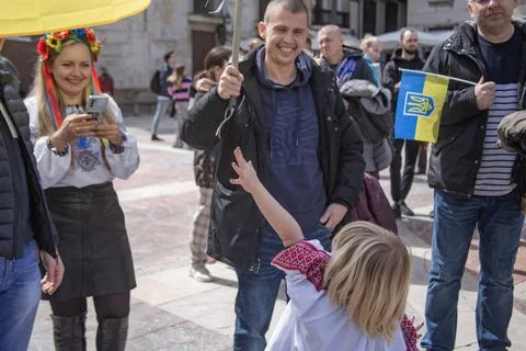 Ukrainian protest on the square in Spain Foto stock