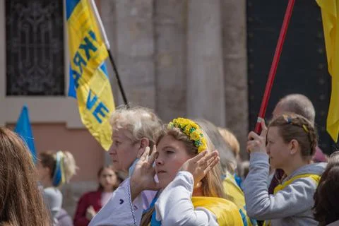 Ukrainian protest on the square in Spain Foto stock
